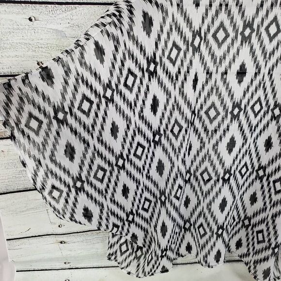 Maurices L/XL Black White Aztec Print Kimono Cardigan Beaded Trim Sheer Lightwei - Picture 8 of 9